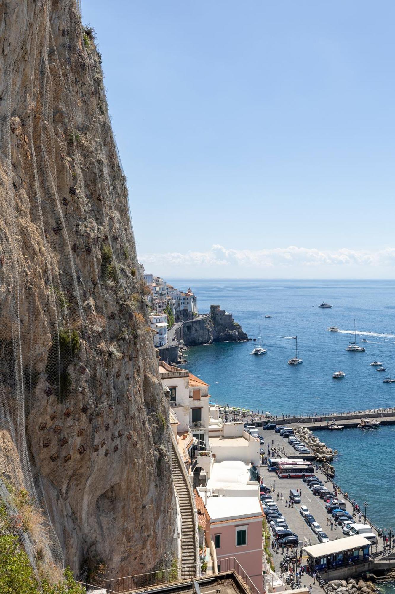 Apartments Amalfi Design Sea View Accessible By 250 Steps Bagian luar foto