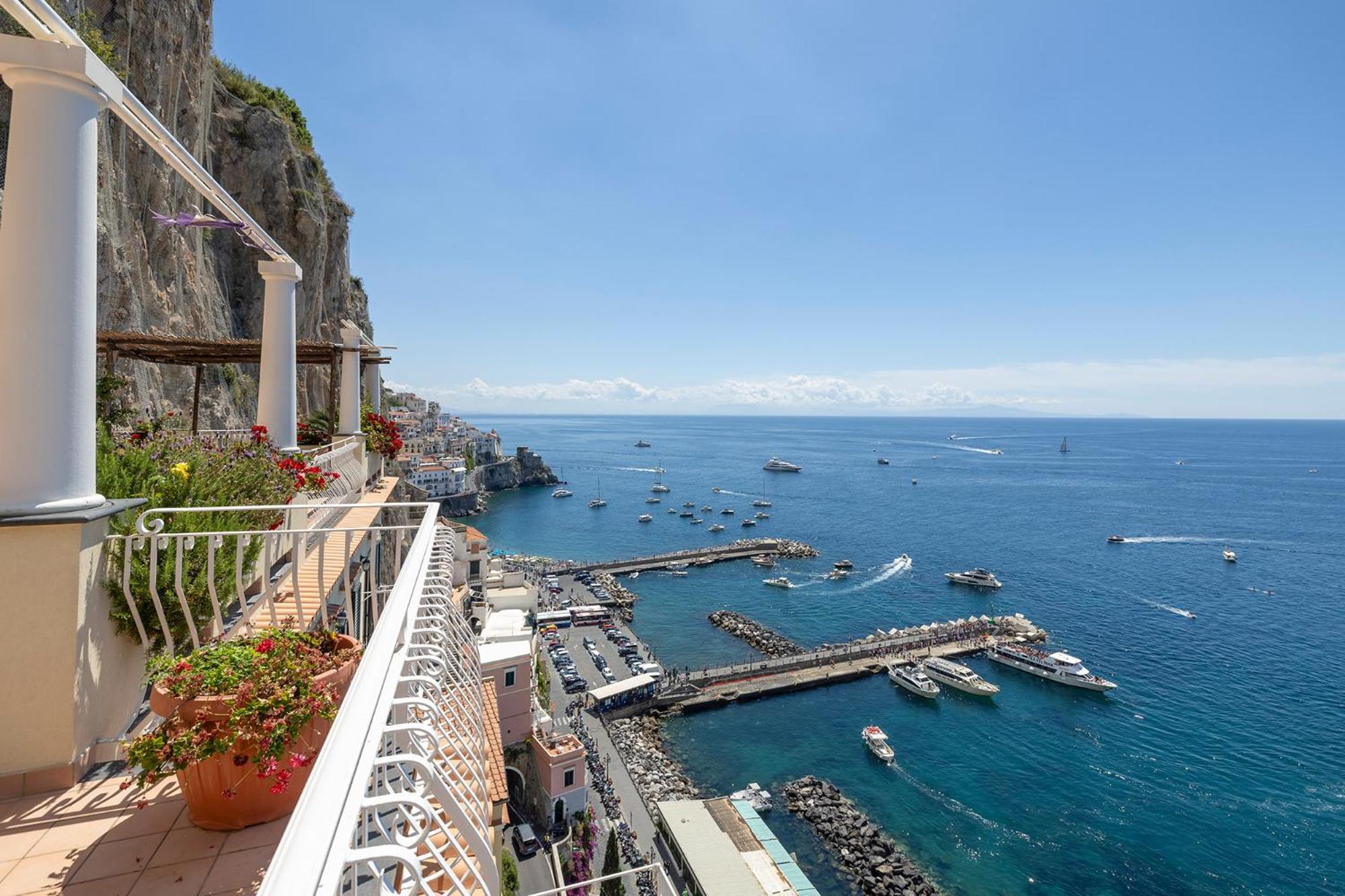 Apartments Amalfi Design Sea View Accessible By 250 Steps Bagian luar foto