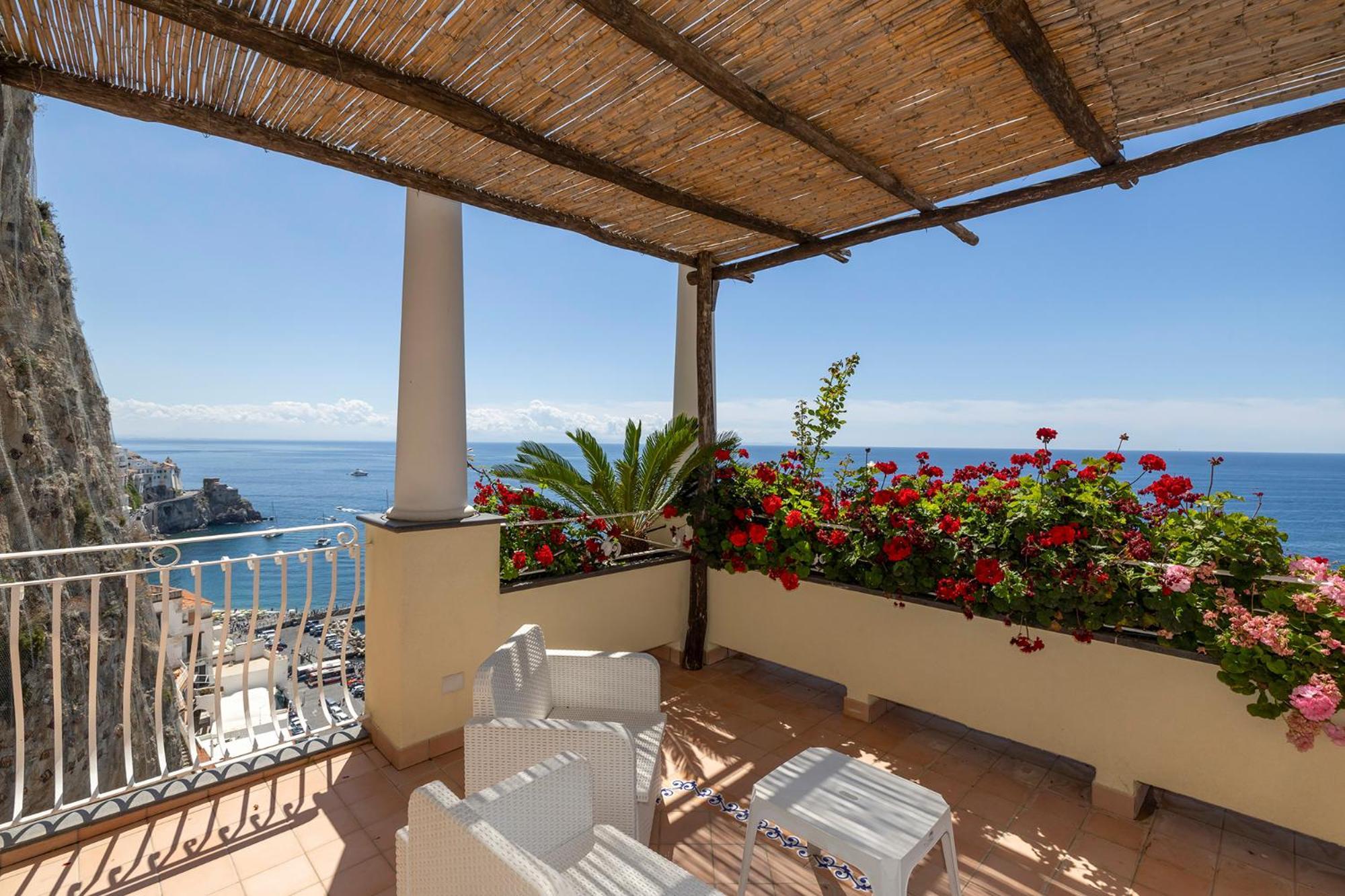 Apartments Amalfi Design Sea View Accessible By 250 Steps Bagian luar foto