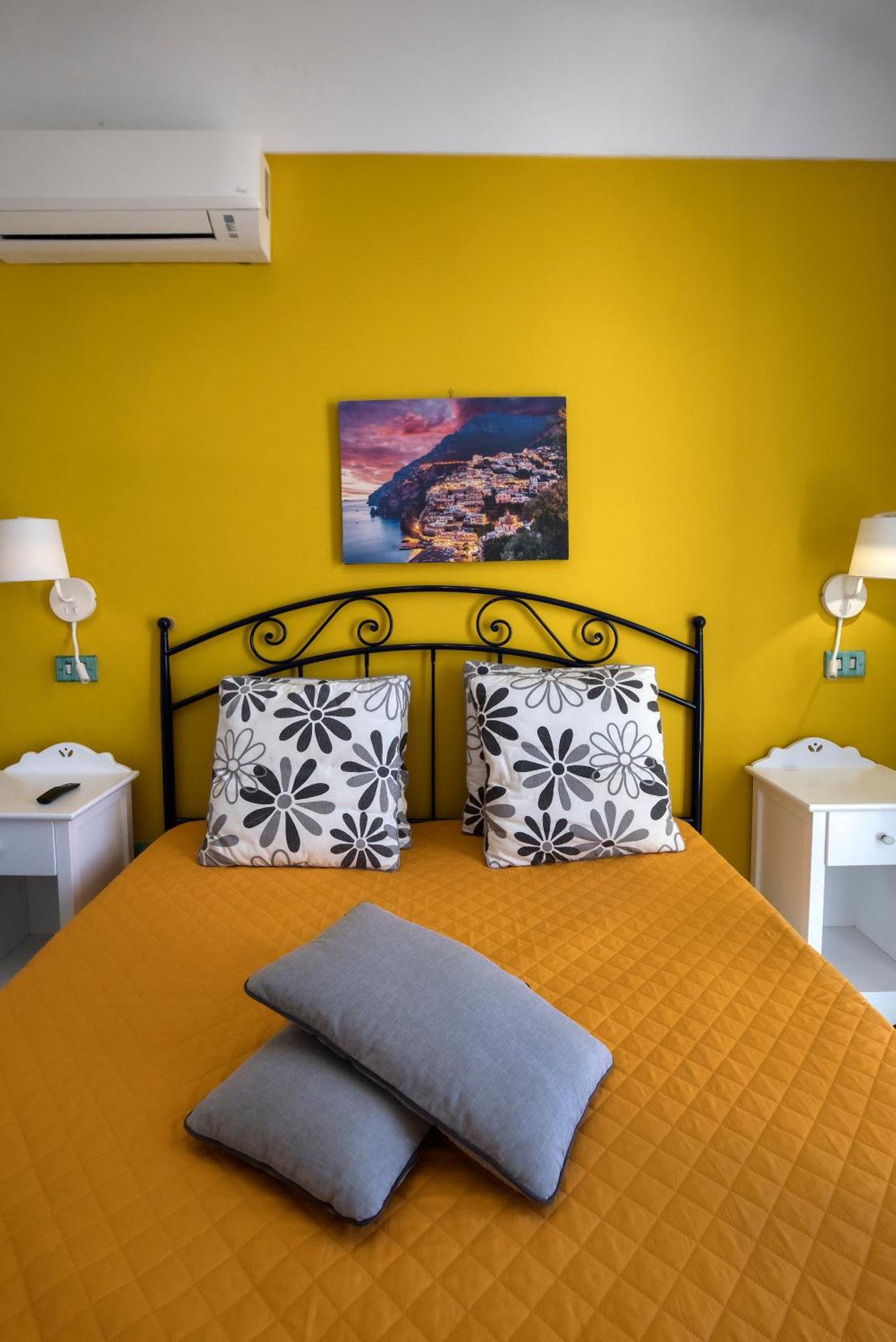 Apartments Amalfi Design Sea View Accessible By 250 Steps Bagian luar foto