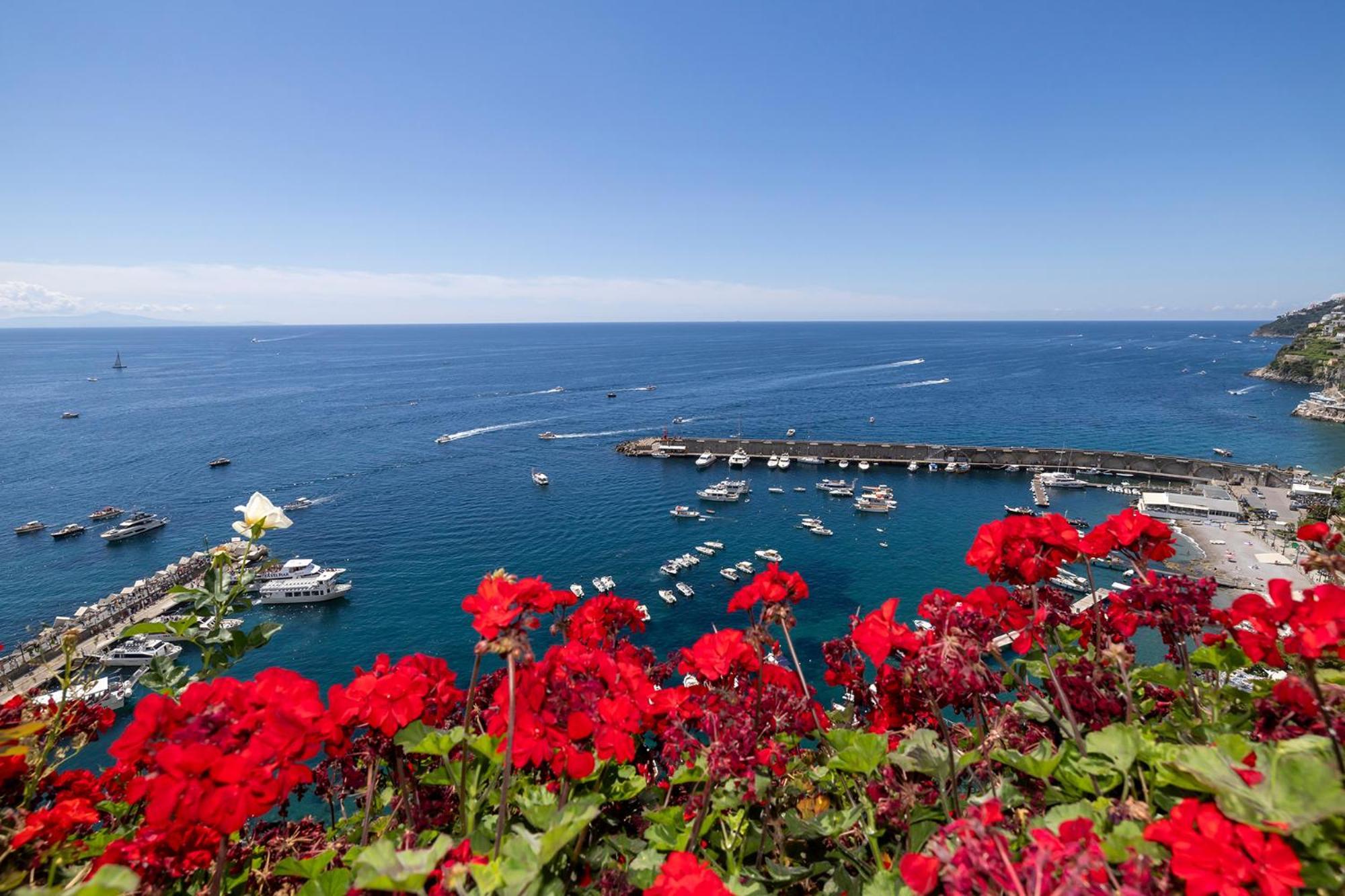 Apartments Amalfi Design Sea View Accessible By 250 Steps Bagian luar foto