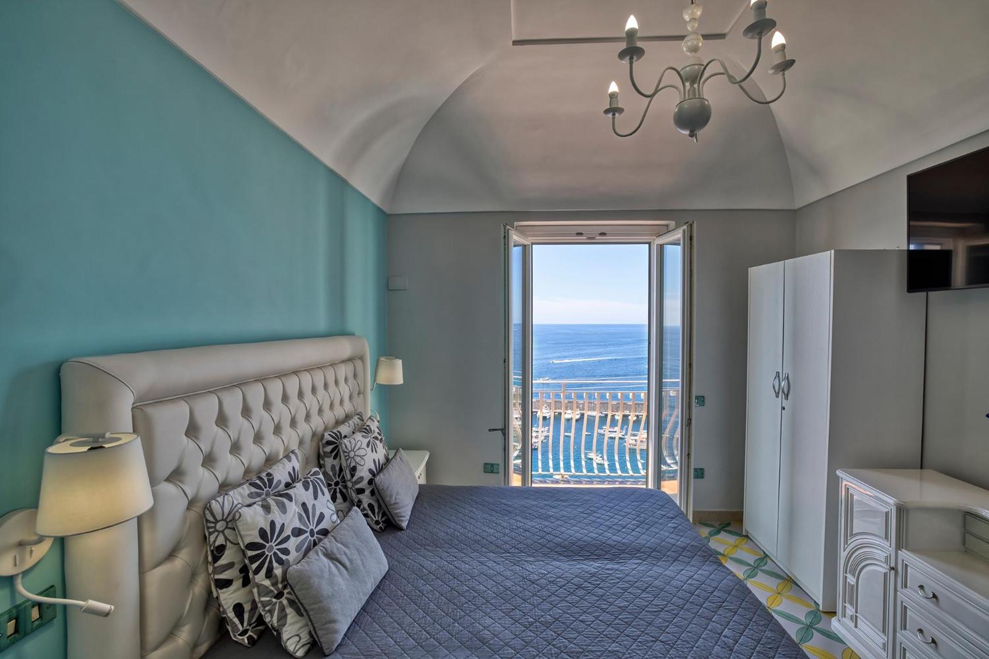 Apartments Amalfi Design Sea View Accessible By 250 Steps Bagian luar foto
