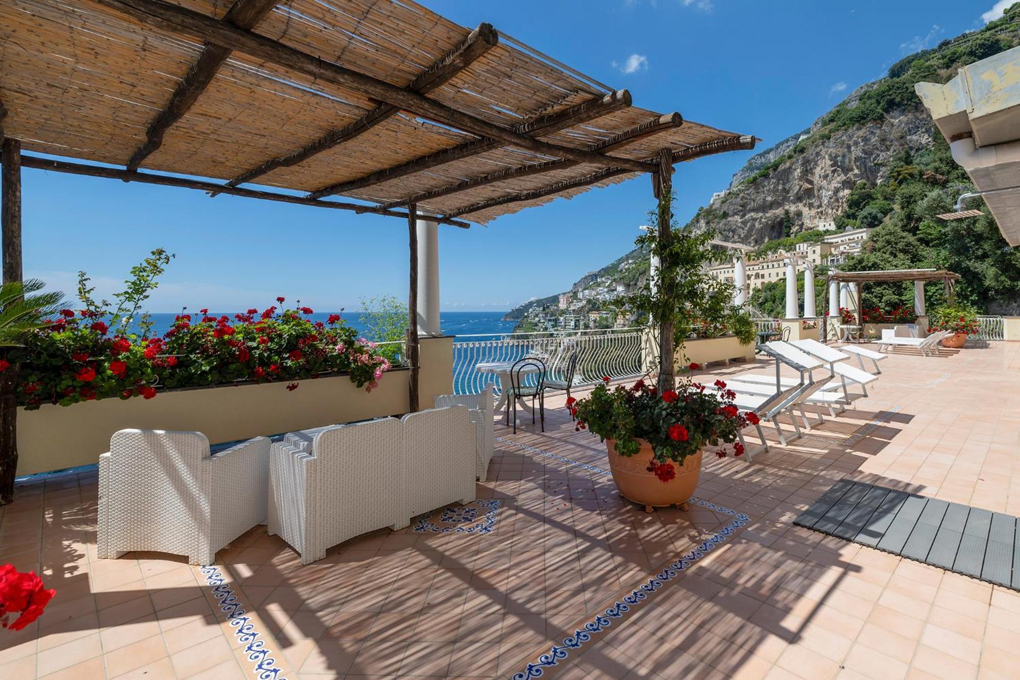 Apartments Amalfi Design Sea View Accessible By 250 Steps Bagian luar foto