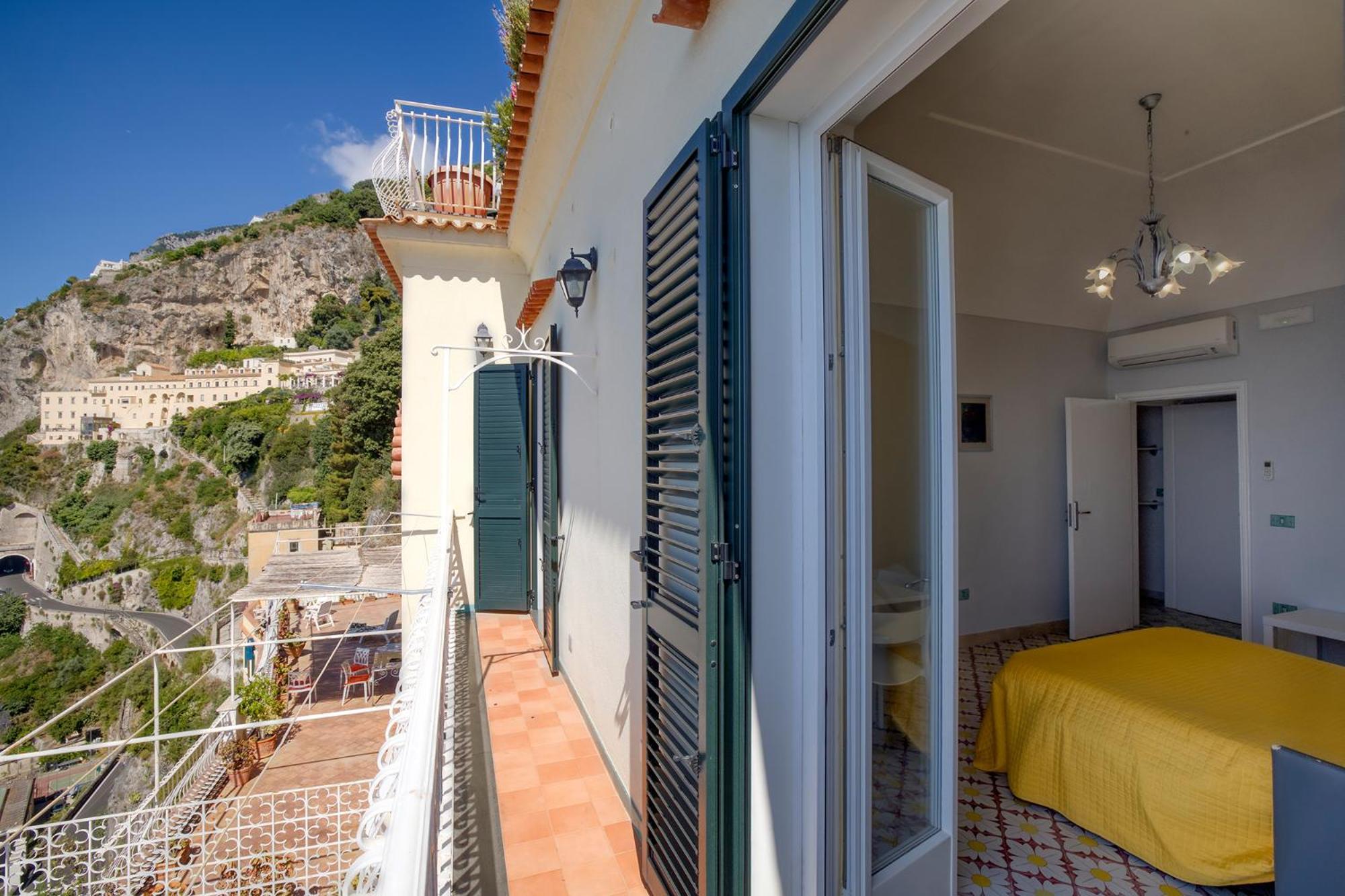 Apartments Amalfi Design Sea View Accessible By 250 Steps Bagian luar foto